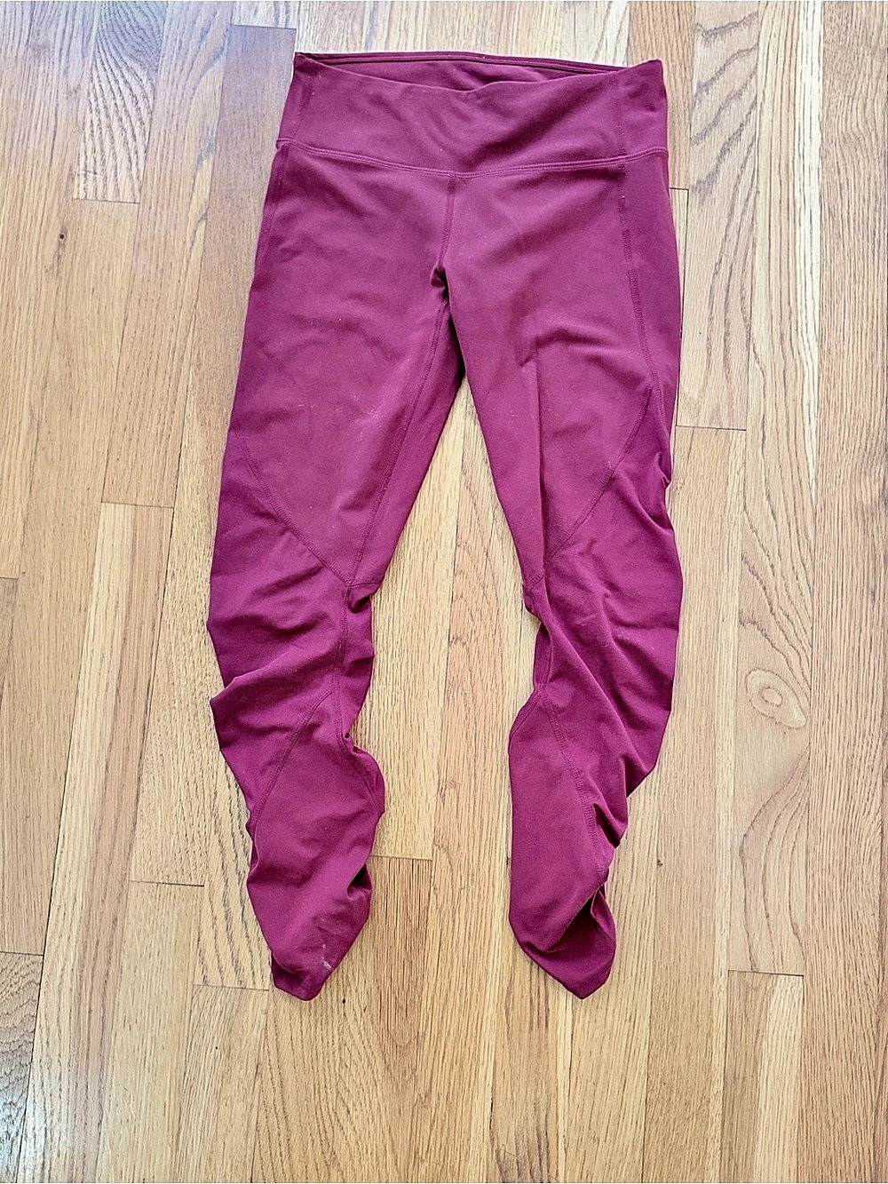 Fabletics Ruched Petal-Hem Tight 25" Burgundy